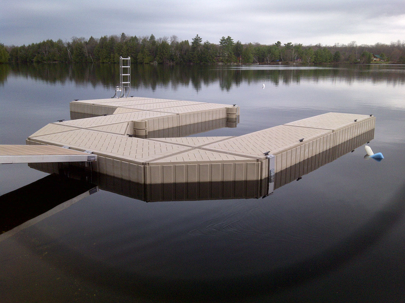 PolyDock Floating Modular Dock – Waterfront Recreation Specialists